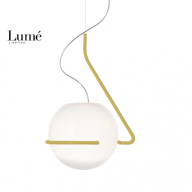 Elegantna visilica sa metalnim delovima u boji zlata i jednim grlom tip E27.