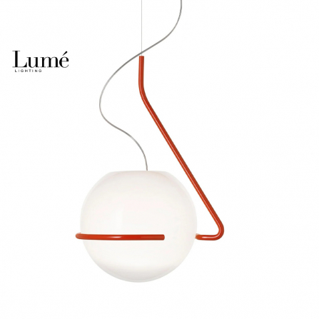 Elegantna visilica sa metalnim delovima u crvenoj boji i jednim grlom tip E27.