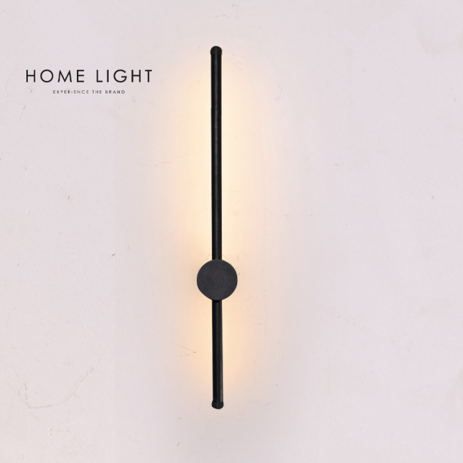 Moderna LED zidna lampa crne boje, pruža toplo belo svetlo (3000K) uz snagu od 12W