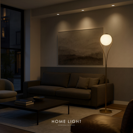 Elegantna podna lampa u boji mesinga, sa jednim sijaličnim grlom, tip E27.