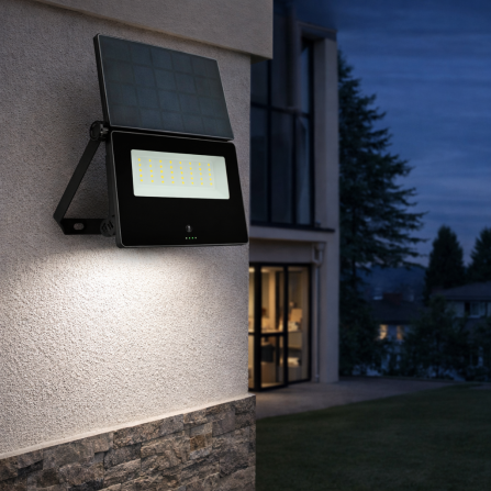 TONIK-S solarni reflektor visokih performansi, emituje svetlost jačine 1100 lm, uz mogućnost promene boje svetla