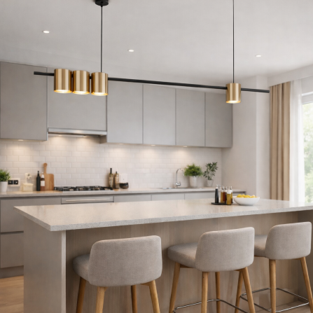 Dekorativni luster u kombinaciji crne i zlatne boje